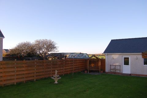 Angorfa Family Holiday Home with games room