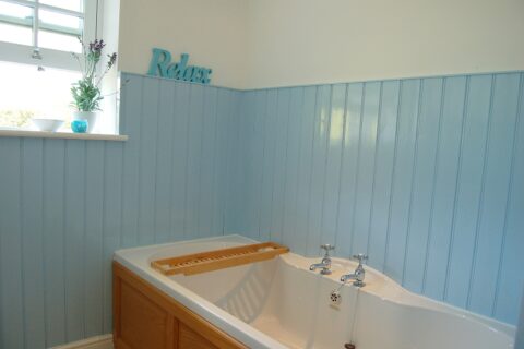 Glan Yr Afon Holiday Home with hot tub
