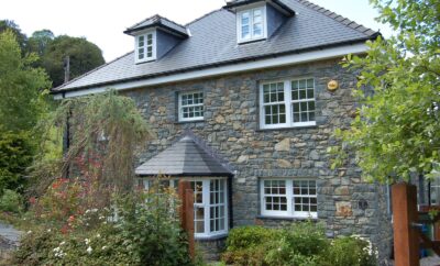 Glan Yr Afon Holiday Home with hot tub