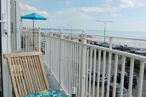Driftwood Designer Apartment