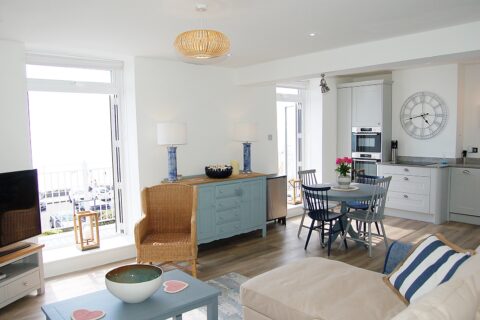 Driftwood Designer Apartment