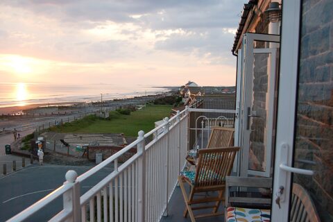 Driftwood Designer Apartment