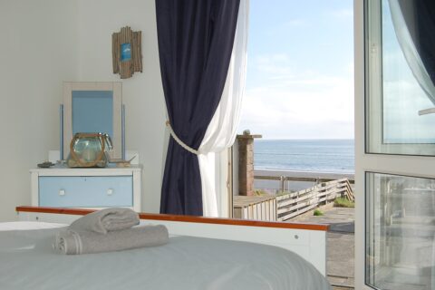 Chwerthin Y Mor Beach House (Laughter of the Sea)