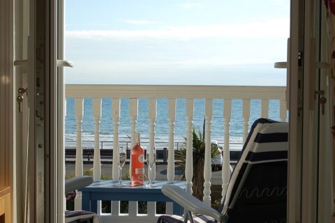 Traeth Suite opposite Tywyn Beach