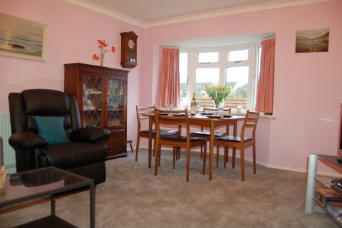 Wulfrun 3 bed bungalow, nr Tywyn Beach