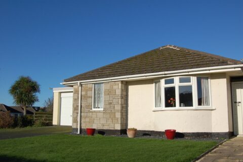 Wulfrun 3 bed bungalow, nr Tywyn Beach