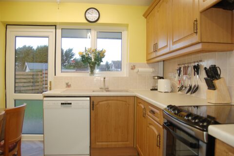 Wulfrun 3 bed bungalow, nr Tywyn Beach