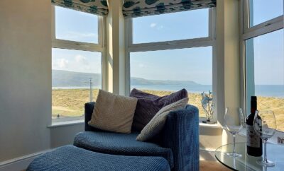 Hafan Y Traeth Beach Front Apartment in Barmouth