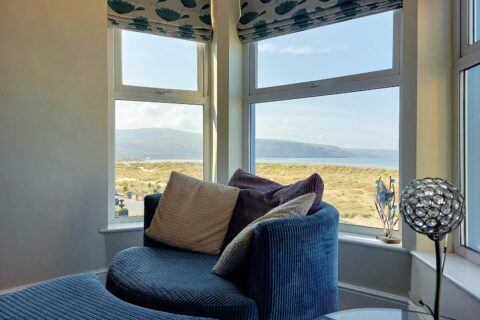 Hafan Y Traeth Beach Front Apartment in Barmouth
