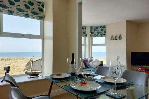 Hafan Y Traeth Beach Front Apartment in Barmouth