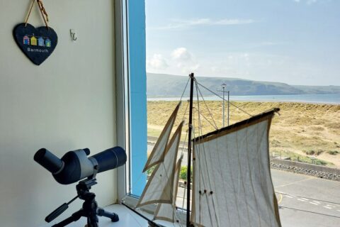 Hafan Y Traeth Beach Front Apartment in Barmouth