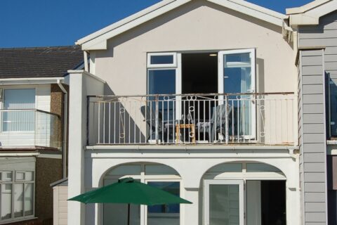 Sunny Side Up Beach House in Tywyn